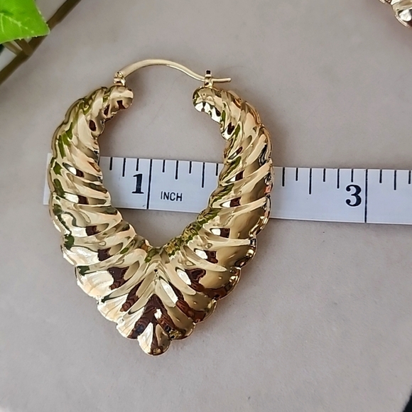 Large Statement Gold Scalloped V Shape Hoop Earrings - Picture 5 of 8
